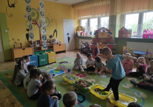 Ścieżka sensoryczna z odpadów