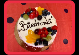 Tort z napisem Biedronki