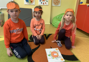 Dzieci ułożyły puzzle