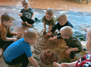 Sensoryczny dzień dinozaura
