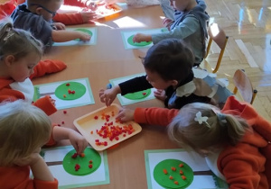 Dzicie tworzą sowje własne drzewa