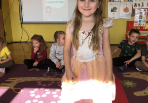 Zosia w stroju księżniczki