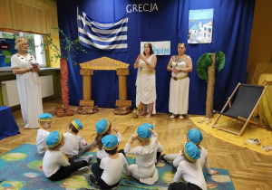 Dzieci poznały kila ciekawostek związanych z Grecją. Tą starożytną i współczesną