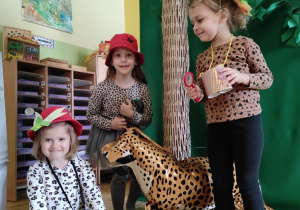 Dziewczynki ujarzmiły geparda