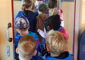 Dzieci w pociągu.