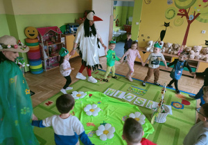 Taniec z bocianem i panią wiosną